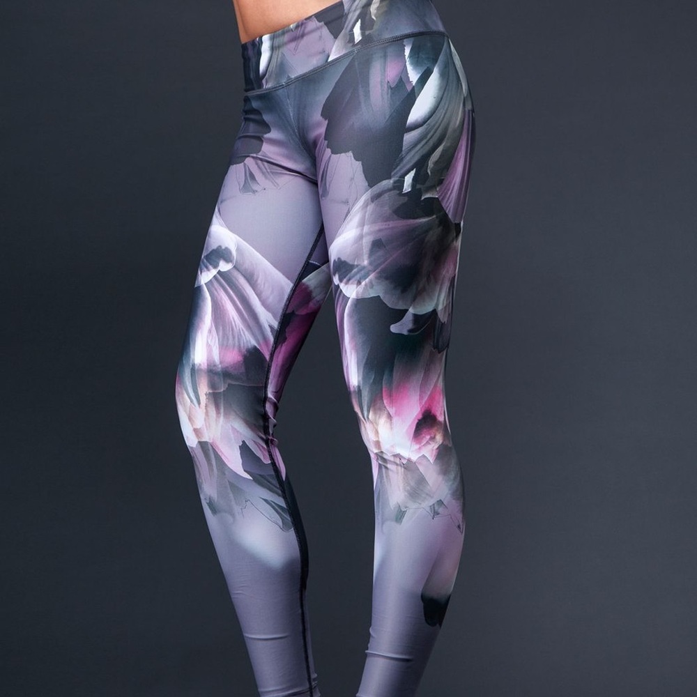 Pure Barre tulip legging